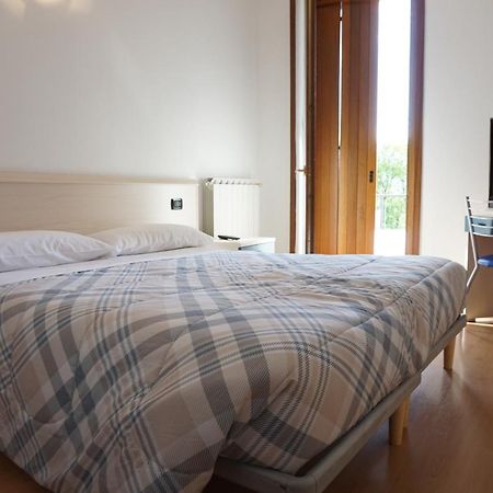 B&B La Villetta เบรโน ภายนอก รูปภาพ