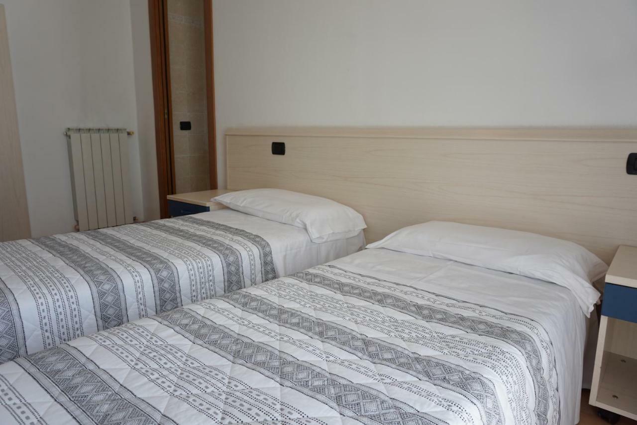 B&B La Villetta เบรโน ภายนอก รูปภาพ