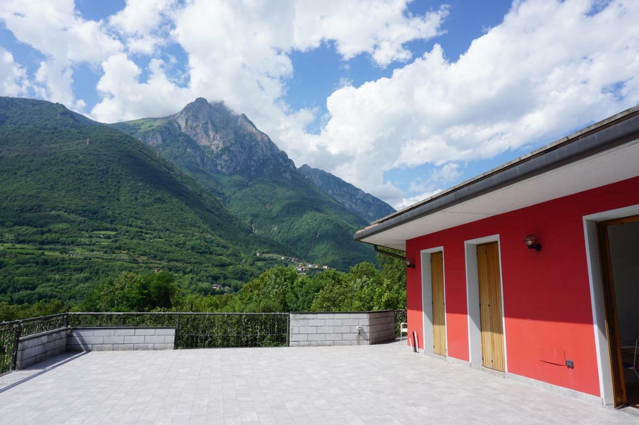 B&B La Villetta เบรโน ภายนอก รูปภาพ