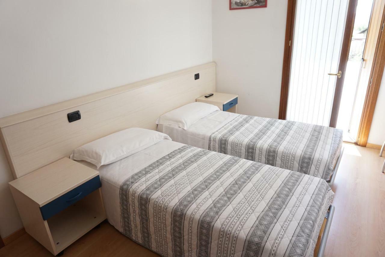 B&B La Villetta เบรโน ภายนอก รูปภาพ